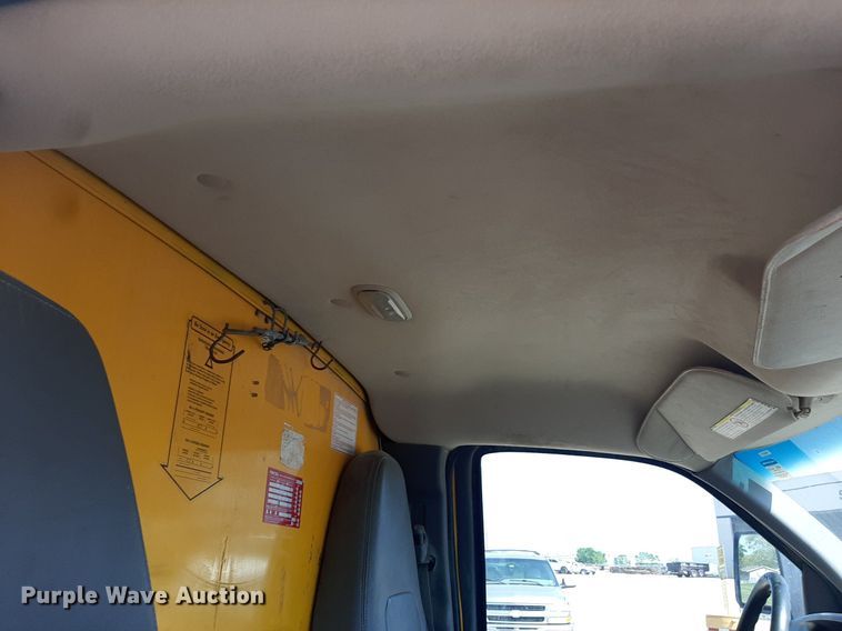 image for item DO3084 2012 GMC G3500  box truck