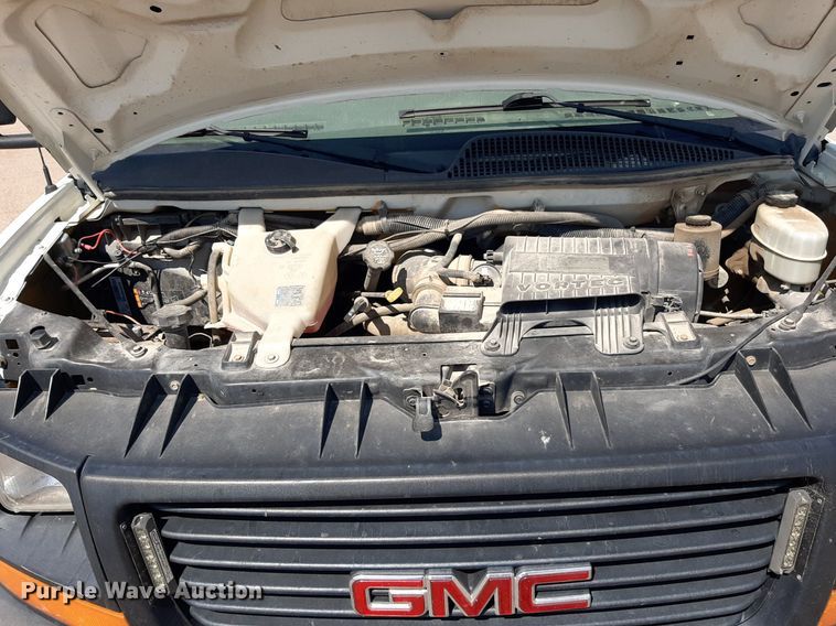 image for item DO3084 2012 GMC G3500  box truck