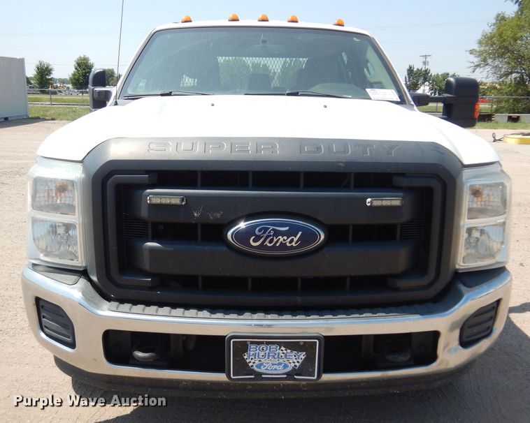 image for item DO3085 2016 Ford F350 Super Duty XL  Crew Cab flatbed pickup truck