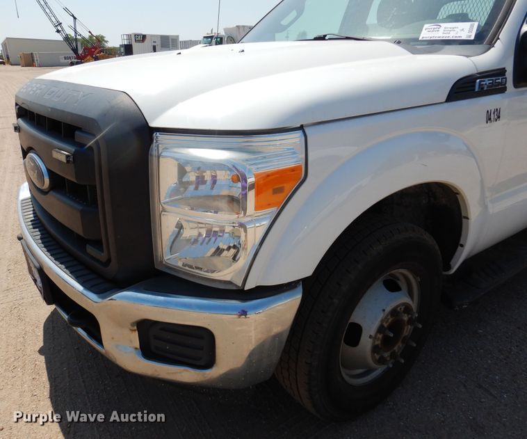 image for item DO3085 2016 Ford F350 Super Duty XL  Crew Cab flatbed pickup truck