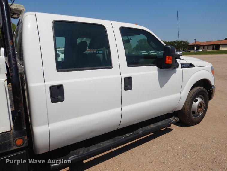 image for item DO3085 2016 Ford F350 Super Duty XL  Crew Cab flatbed pickup truck