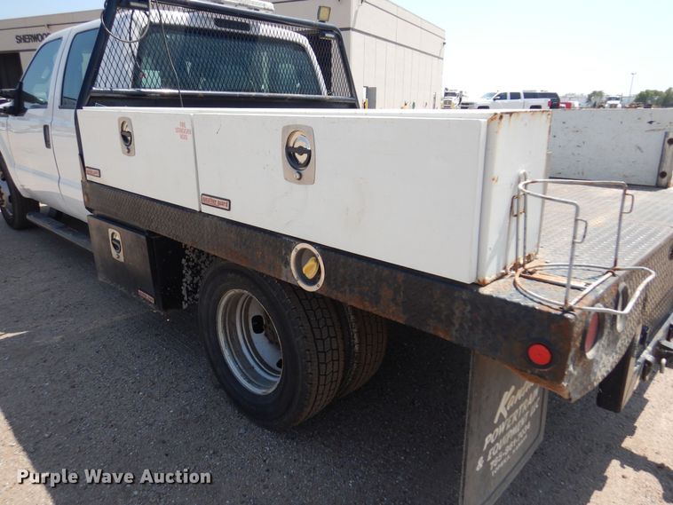 image for item DO3085 2016 Ford F350 Super Duty XL  Crew Cab flatbed pickup truck