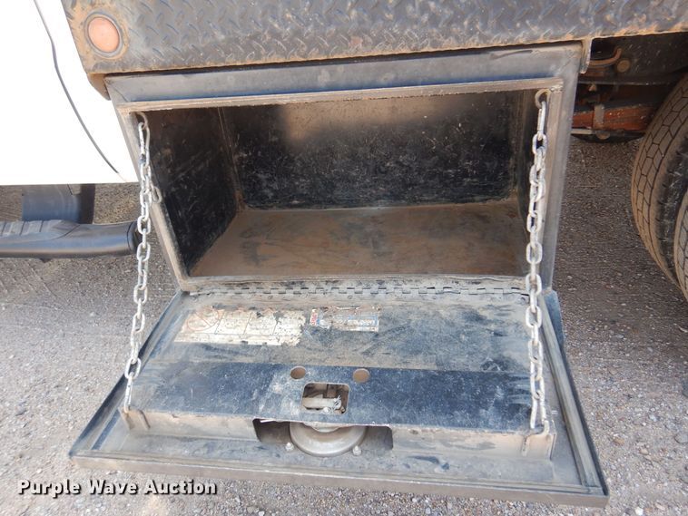 image for item DO3085 2016 Ford F350 Super Duty XL  Crew Cab flatbed pickup truck