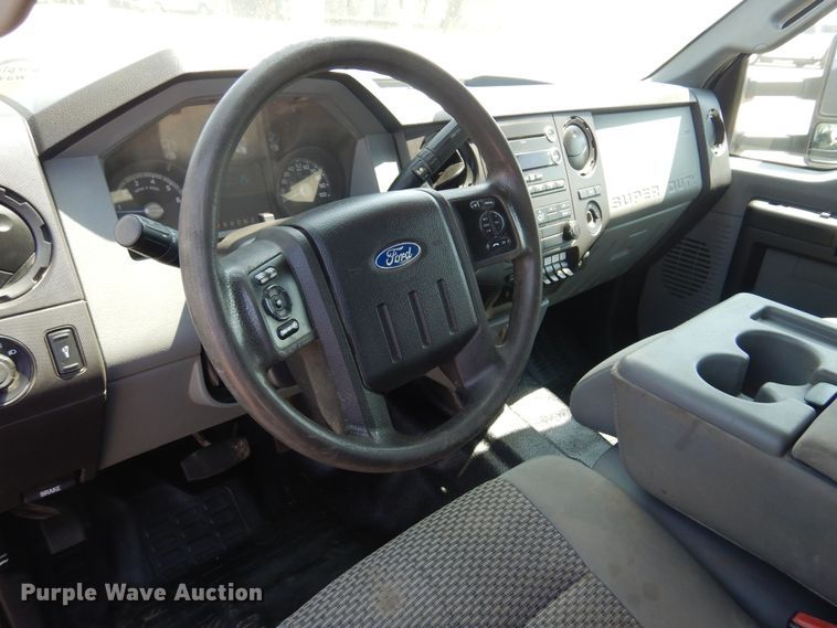 image for item DO3085 2016 Ford F350 Super Duty XL  Crew Cab flatbed pickup truck