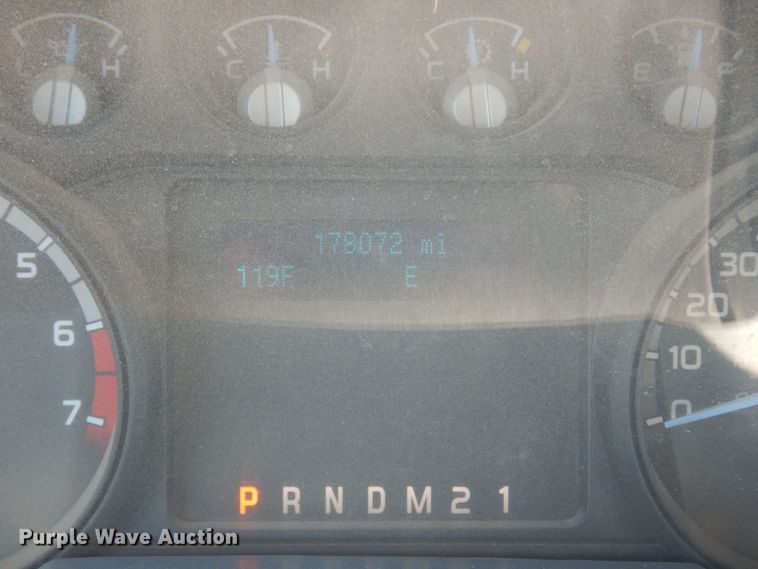 image for item DO3085 2016 Ford F350 Super Duty XL  Crew Cab flatbed pickup truck