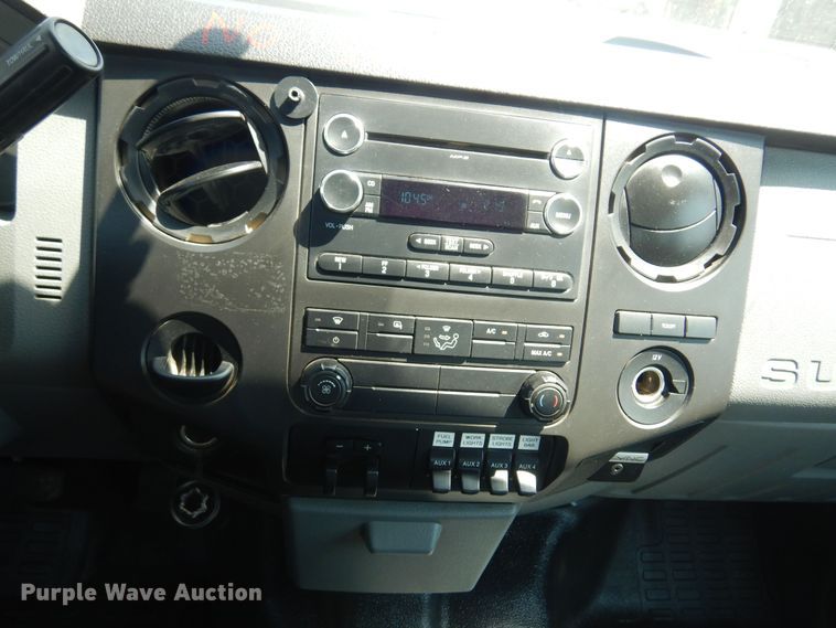 image for item DO3085 2016 Ford F350 Super Duty XL  Crew Cab flatbed pickup truck