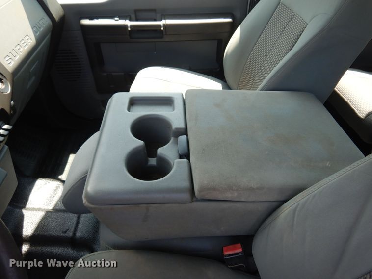 image for item DO3085 2016 Ford F350 Super Duty XL  Crew Cab flatbed pickup truck