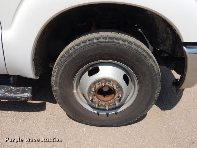 image for item DO3085 2016 Ford F350 Super Duty XL  Crew Cab flatbed pickup truck