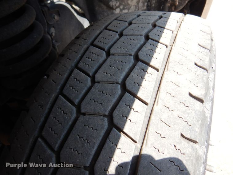 image for item DO3085 2016 Ford F350 Super Duty XL  Crew Cab flatbed pickup truck