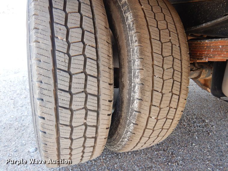 image for item DO3085 2016 Ford F350 Super Duty XL  Crew Cab flatbed pickup truck