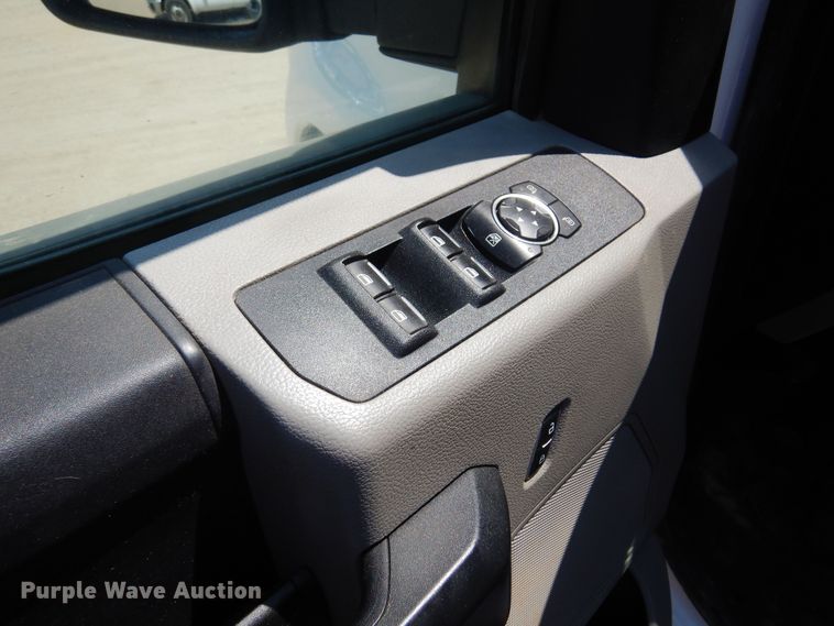 image for item DO3086 2018 Ford F250 Super Duty XL Crew Cab pickup truck