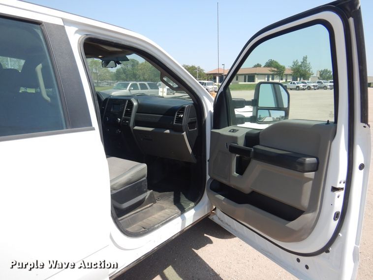 image for item DO3086 2018 Ford F250 Super Duty XL Crew Cab pickup truck