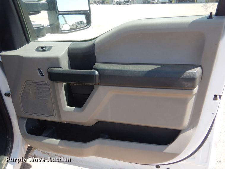 image for item DO3086 2018 Ford F250 Super Duty XL Crew Cab pickup truck