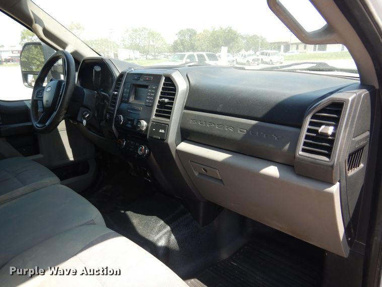 image for item DO3086 2018 Ford F250 Super Duty XL Crew Cab pickup truck