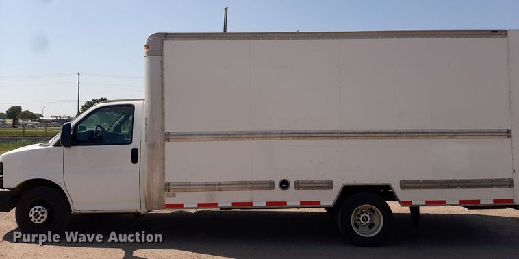 image for item DO3087 2012 GMC G3500  box truck