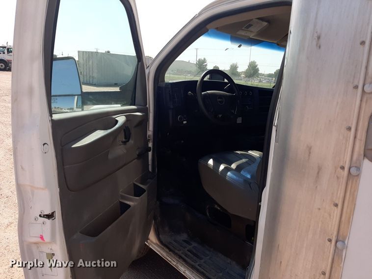 image for item DO3087 2012 GMC G3500  box truck