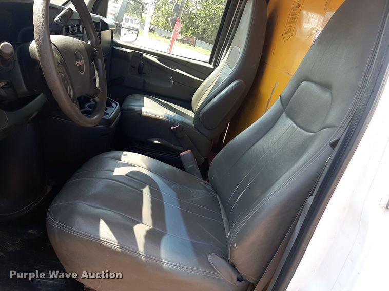 image for item DO3087 2012 GMC G3500  box truck