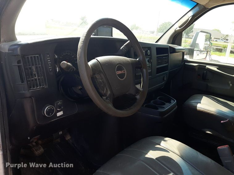 image for item DO3087 2012 GMC G3500  box truck