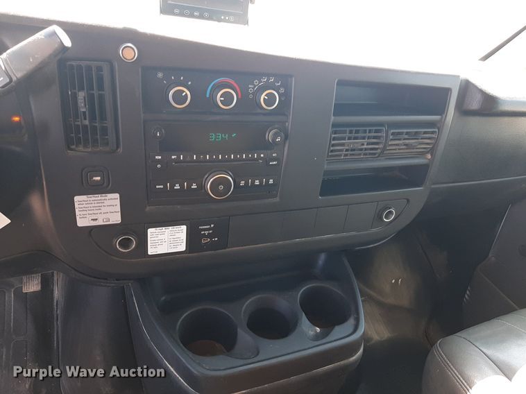 image for item DO3087 2012 GMC G3500  box truck