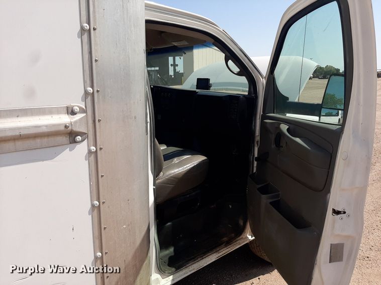 image for item DO3087 2012 GMC G3500  box truck