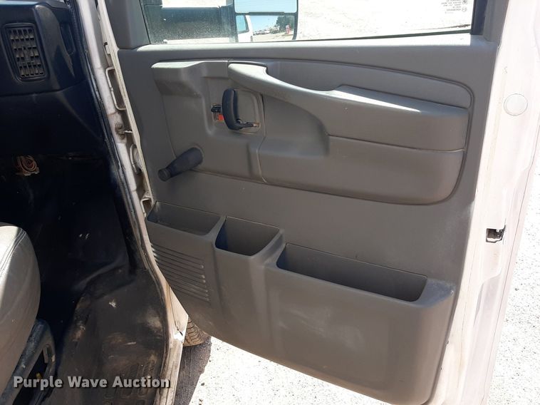 image for item DO3087 2012 GMC G3500  box truck