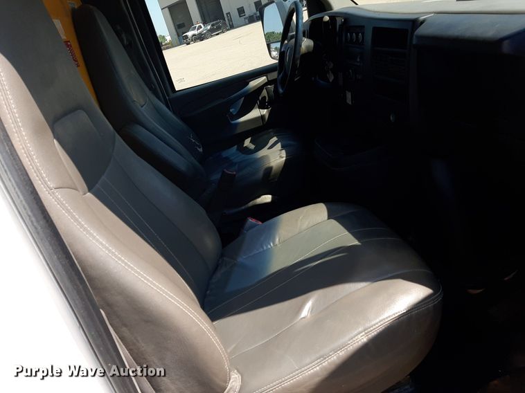 image for item DO3087 2012 GMC G3500  box truck