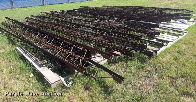 image for item DO3106 Approximately 45 metal trusses