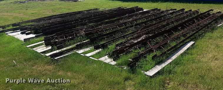 image for item DO3106 Approximately 45 metal trusses