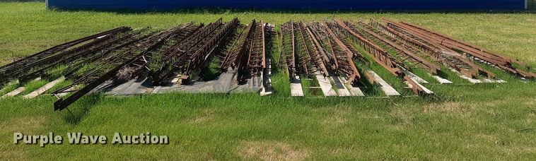 image for item DO3106 Approximately 45 metal trusses