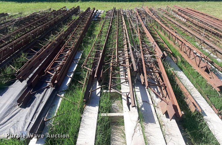 image for item DO3106 Approximately 45 metal trusses