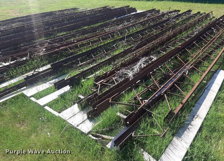 image for item DO3106 Approximately 45 metal trusses