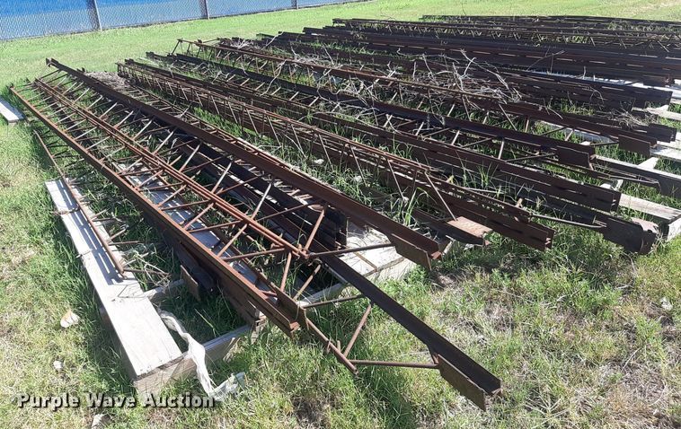 image for item DO3106 Approximately 45 metal trusses