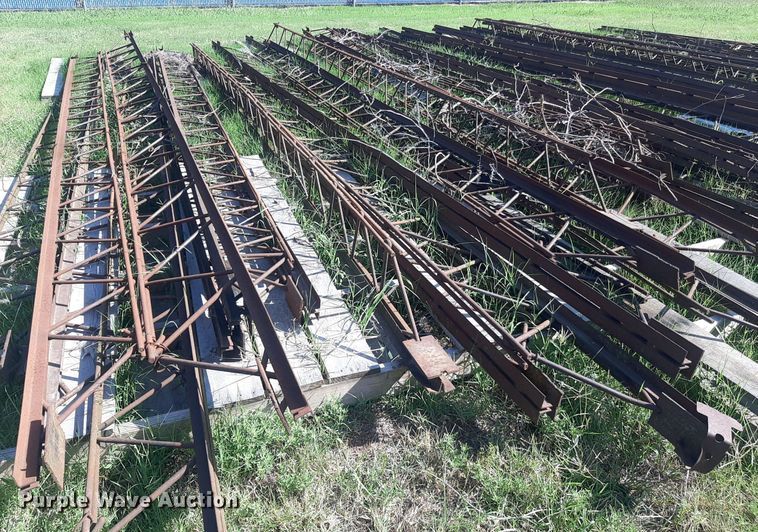 image for item DO3106 Approximately 45 metal trusses