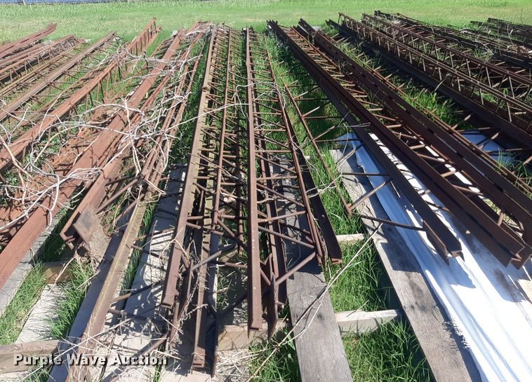 image for item DO3106 Approximately 45 metal trusses