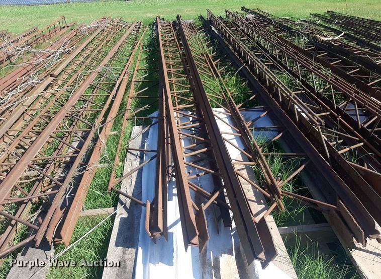 image for item DO3106 Approximately 45 metal trusses