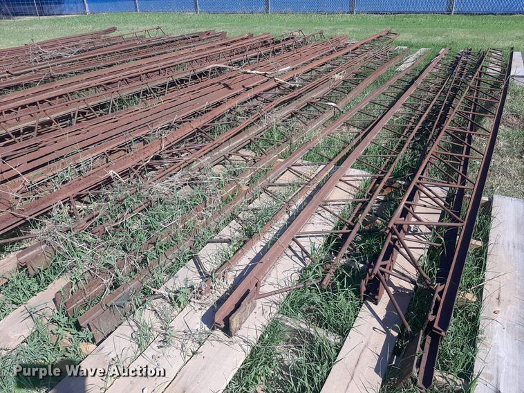 image for item DO3106 Approximately 45 metal trusses