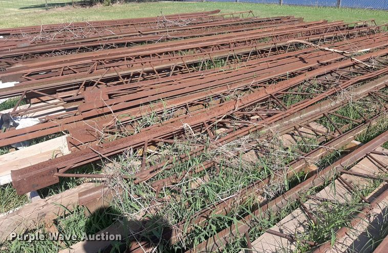 image for item DO3106 Approximately 45 metal trusses