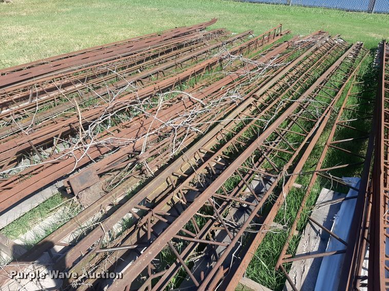 image for item DO3106 Approximately 45 metal trusses