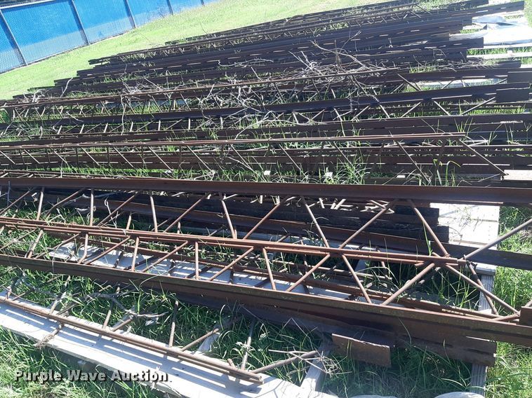 image for item DO3106 Approximately 45 metal trusses