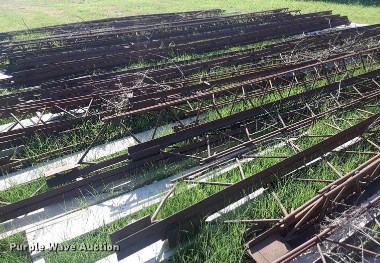 image for item DO3106 Approximately 45 metal trusses