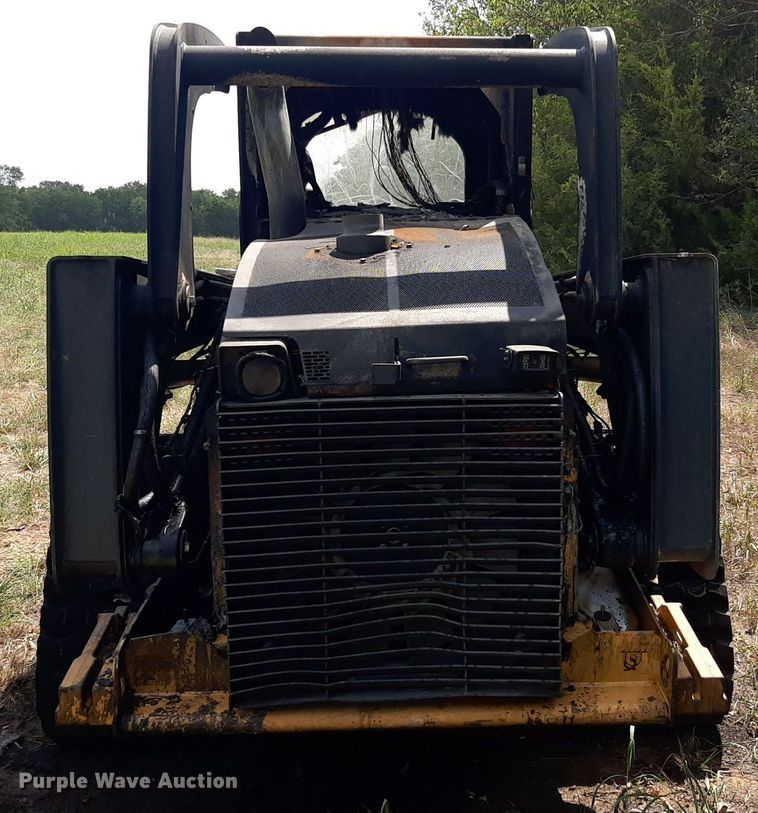 image for item DO3116 2013 John Deere 333E  tracked skid steer loader