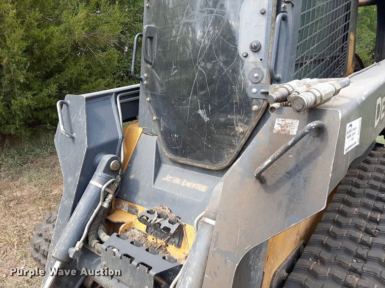 image for item DO3116 2013 John Deere 333E  tracked skid steer loader