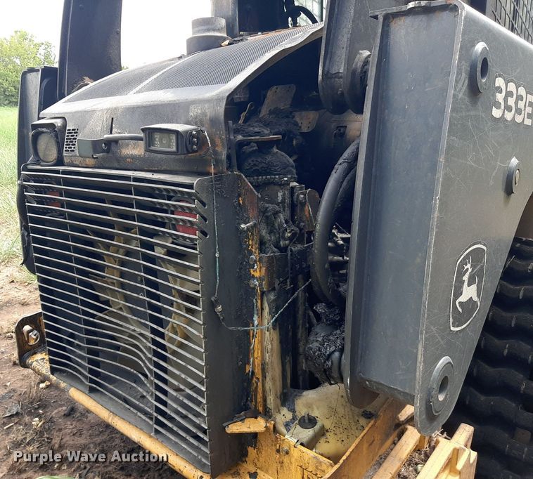 image for item DO3116 2013 John Deere 333E  tracked skid steer loader