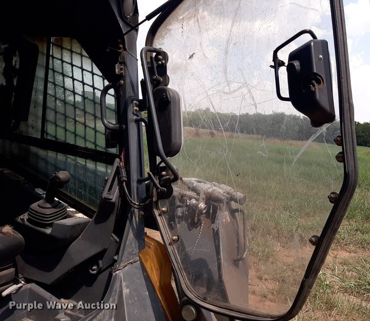 image for item DO3116 2013 John Deere 333E  tracked skid steer loader