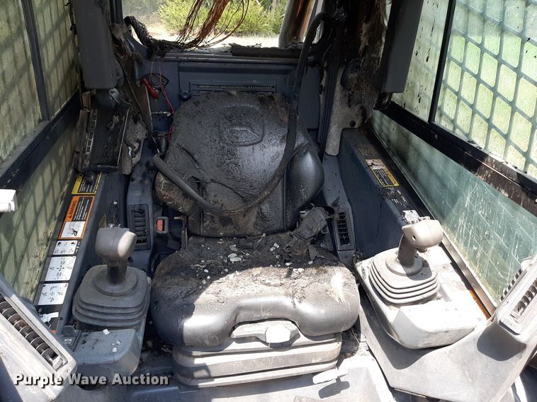 image for item DO3116 2013 John Deere 333E  tracked skid steer loader