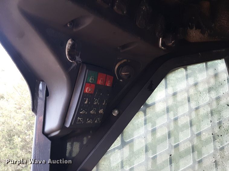 image for item DO3116 2013 John Deere 333E  tracked skid steer loader