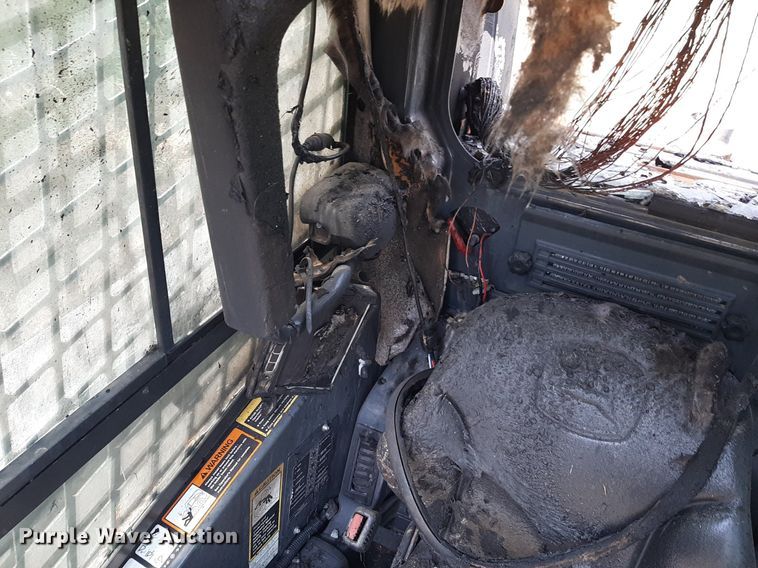 image for item DO3116 2013 John Deere 333E  tracked skid steer loader