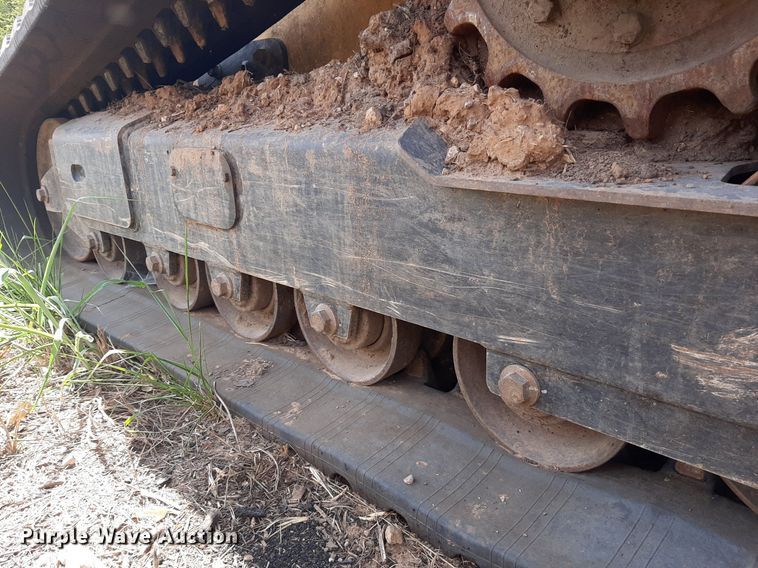 image for item DO3116 2013 John Deere 333E  tracked skid steer loader