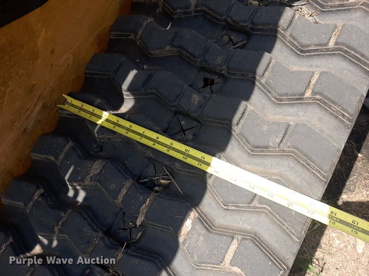 image for item DO3116 2013 John Deere 333E  tracked skid steer loader