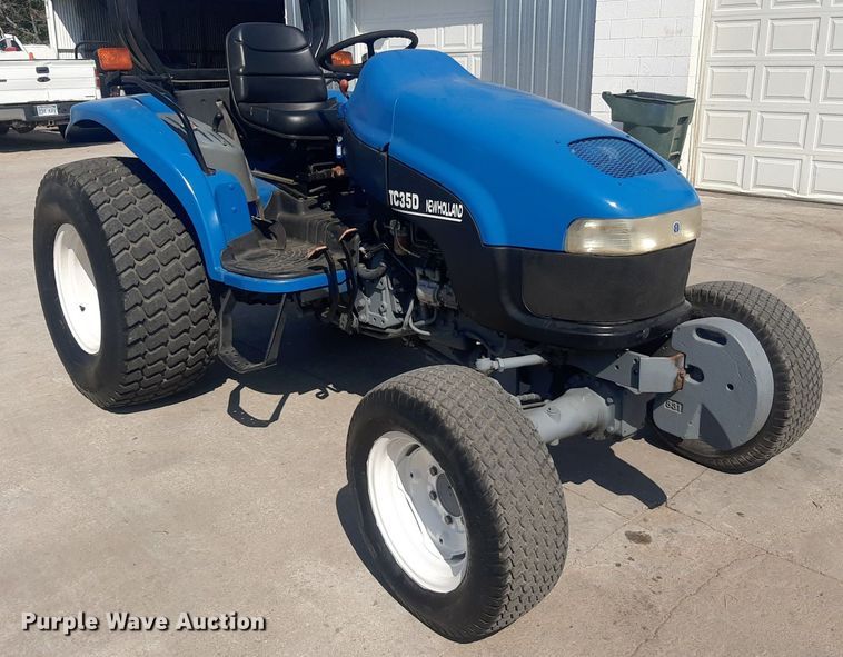 image for item DO3122 New Holland TC36D  tractor